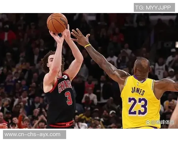 热火与湖人激战正酣NBA季后赛精彩对决引发球迷热议 热火与湖人激战正酣NBA季后赛精彩对决引发球迷热议